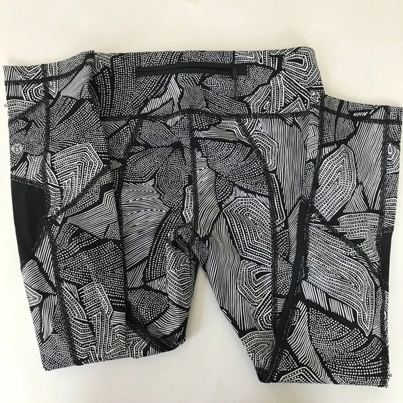 Lululemon Dottie Tribe Pace Rival Crop - Picture 4 of 7